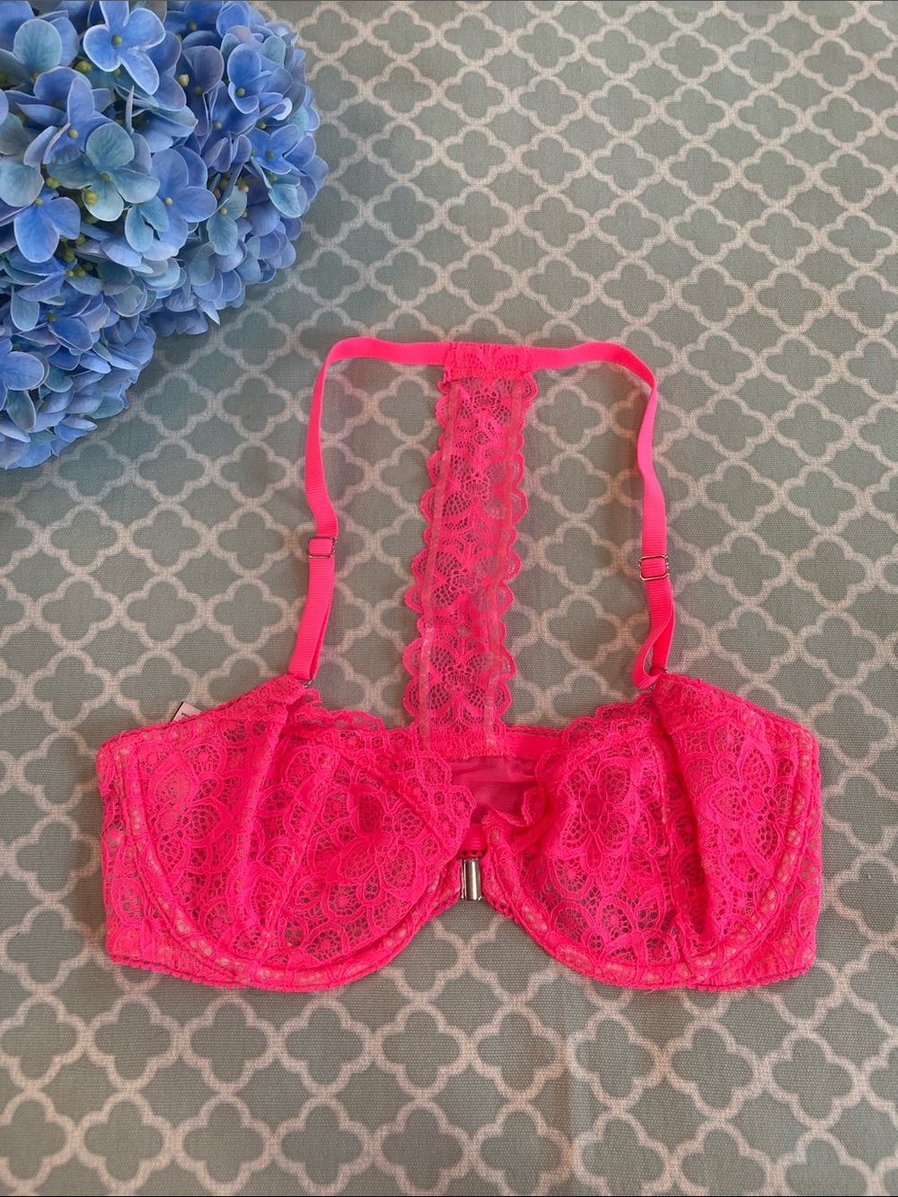 Victoria’s Secret Dream Angels Unlined Lace Front Close 32C NWT